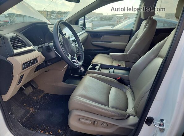 5FNRL6H62RB005838 2024 HONDA ODYSSEY White Front interior view