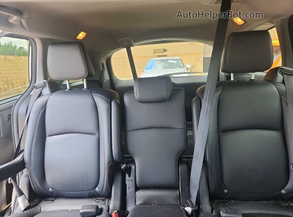 5FNRL6H62RB010893 2024 HONDA ODYSSEY White Vista de los asientos traseros