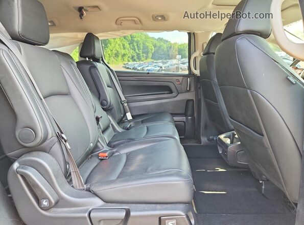 5FNRL6H64SB045599 2025 HONDA ODYSSEY Silver Widok wnętrza z tyłu
