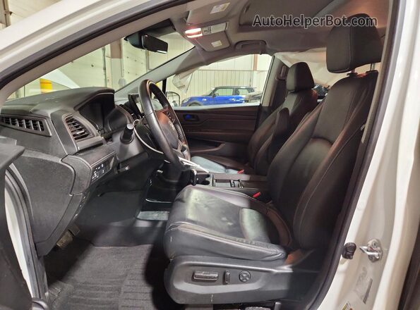 5FNRL6H65RB038736 2024 HONDA ODYSSEY White Вид салону спереду