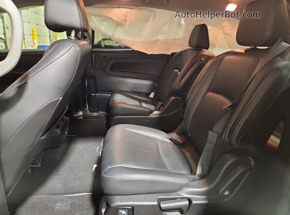 5FNRL6H65RB038736 2024 HONDA ODYSSEY White Вид задньої частини салону
