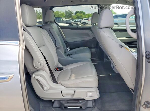 5FNRL6H66RB016101 2024 HONDA ODYSSEY Silver Widok wnętrza z tyłu