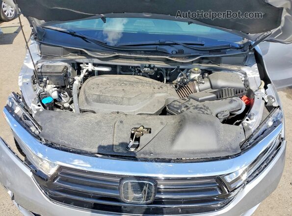 5FNRL6H66RB016101 2024 HONDA ODYSSEY Silver Widok komory silnika