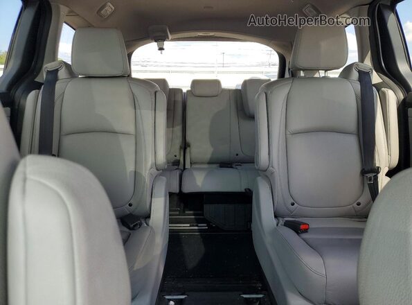 5FNRL6H66RB016101 2024 HONDA ODYSSEY Silver Widok tylnych siedzeń