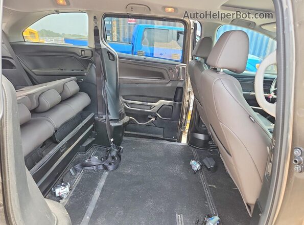 5FNRL6H67PB016993 2023 HONDA ODYSSEY Brown Вид задньої частини салону