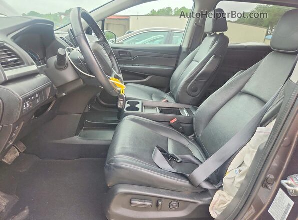 5FNRL6H67PB039240 2023 HONDA ODYSSEY Gray Front interior view