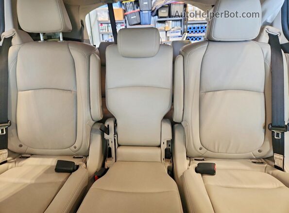 5FNRL6H68SB080260 2025 HONDA ODYSSEY Silver Rear seats view