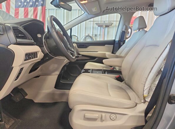 5FNRL6H68SB080260 2025 HONDA ODYSSEY Silver Front interior view