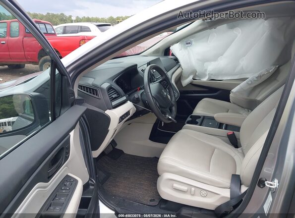 5FNRL6H69SB080252 2025 HONDA ODYSSEY Silver Front interior view