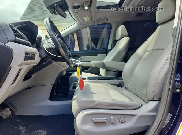 5FNRL6H71JB033837 2018 HONDA ODYSSEY Blue Вид салону спереду