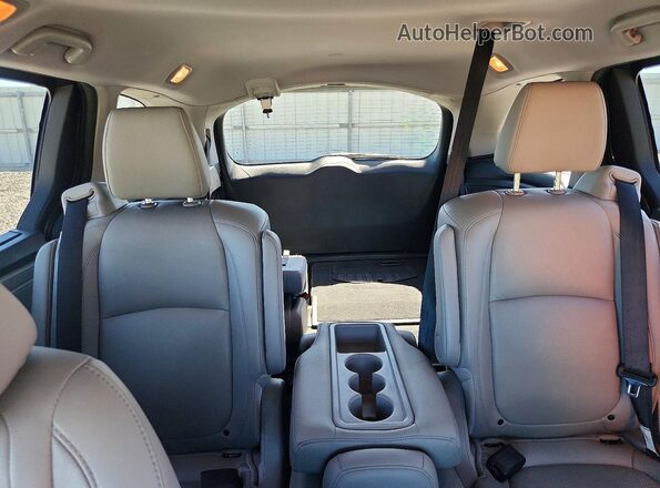 5FNRL6H71JB108262 2018 HONDA ODYSSEY Charcoal Rear seats view