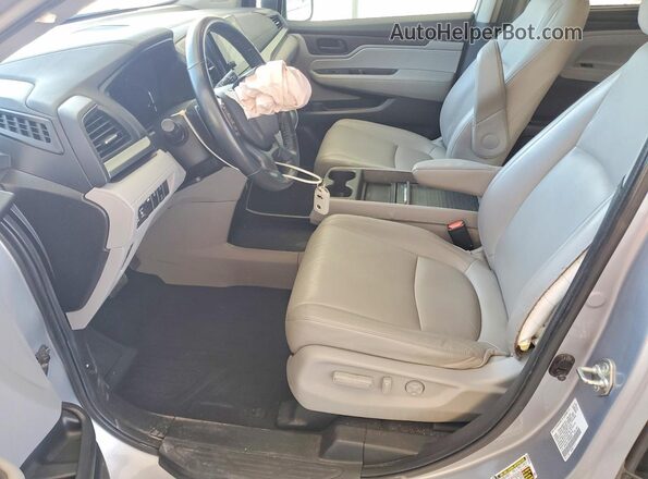 5FNRL6H71KB085325 2019 HONDA ODYSSEY Серебряный Вид салона спереди