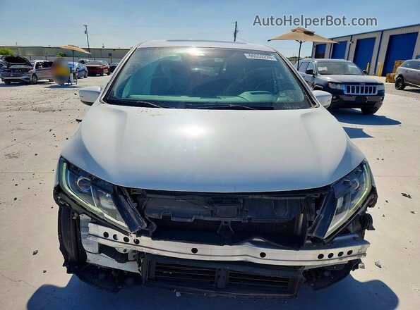 5FNRL6H72JB003343 2018 HONDA ODYSSEY White Front view