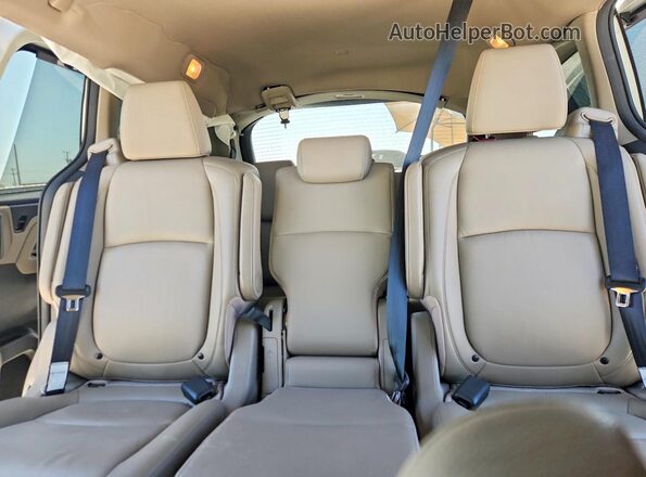 5FNRL6H72JB003343 2018 HONDA ODYSSEY White Rear seats view