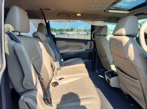 5FNRL6H72JB066667 2018 HONDA ODYSSEY Burgundy Rear interior view