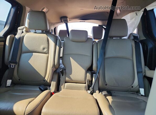 5FNRL6H72JB066667 2018 HONDA ODYSSEY Burgundy Rear seats view