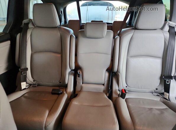 5FNRL6H73NB062262 2022 HONDA ODYSSEY Black Vista de los asientos traseros