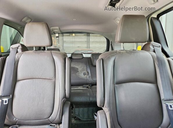 5FNRL6H75JB007452 2018 HONDA ODYSSEY White Rear seats view