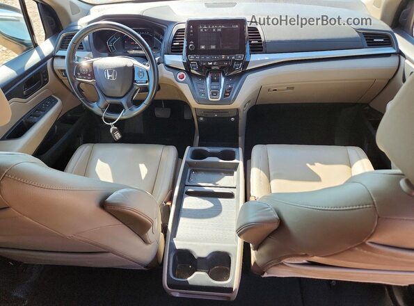 5FNRL6H75JB047322 2018 HONDA ODYSSEY White Вид панелі приладів