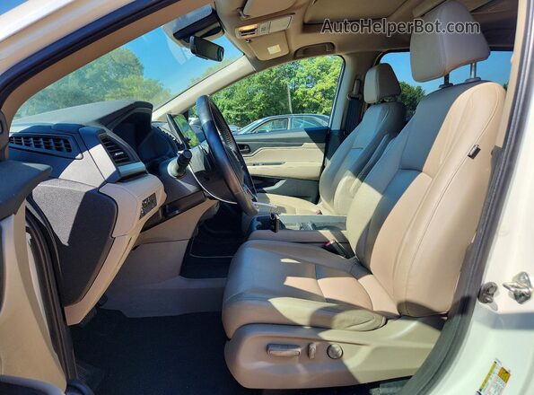 5FNRL6H75JB047322 2018 HONDA ODYSSEY White Вид салону спереду