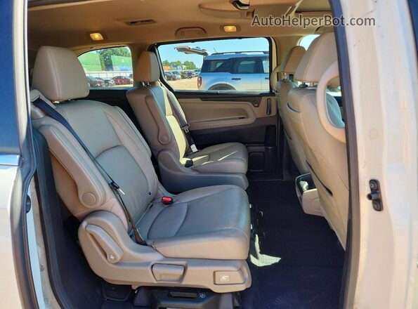 5FNRL6H75JB047322 2018 HONDA ODYSSEY White Вид задньої частини салону