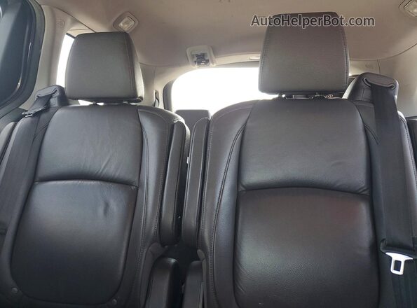 5FNRL6H75JB074522 2018 HONDA ODYSSEY Brown Rear seats view