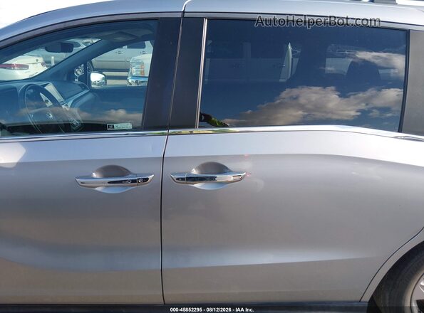 5FNRL6H76JB109617 2018 HONDA ODYSSEY Silver 360 interior view