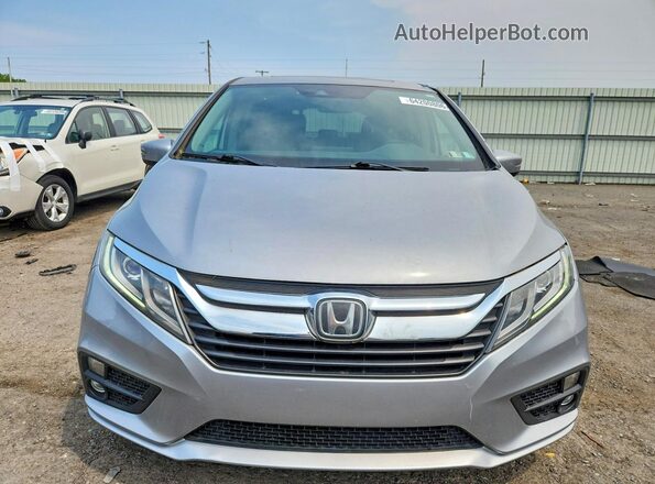 5FNRL6H77JB023653 2018 HONDA ODYSSEY Silver Vista frontal