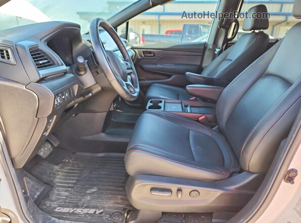 5FNRL6H77SB017076 2025 HONDA ODYSSEY White Вид салону спереду
