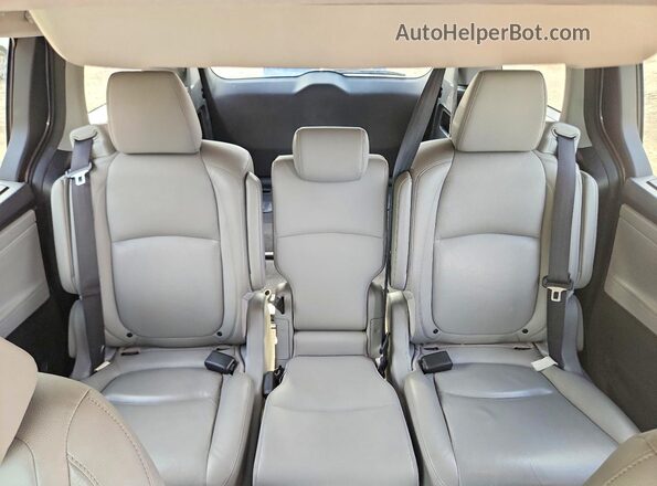 5FNRL6H78JB070853 2018 HONDA ODYSSEY Gray უკანა სავარძლების ხედი