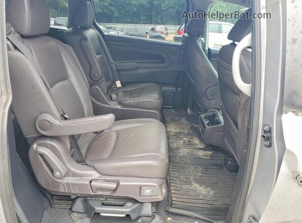 5FNRL6H79JB062969 2018 HONDA ODYSSEY Silver Vista interior trasera