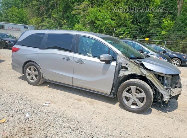 5FNRL6H79JB090030 2018 HONDA ODYSSEY Silver Front right