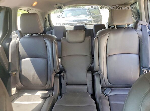 5FNRL6H79JB090030 2018 HONDA ODYSSEY Silver Rear seats view