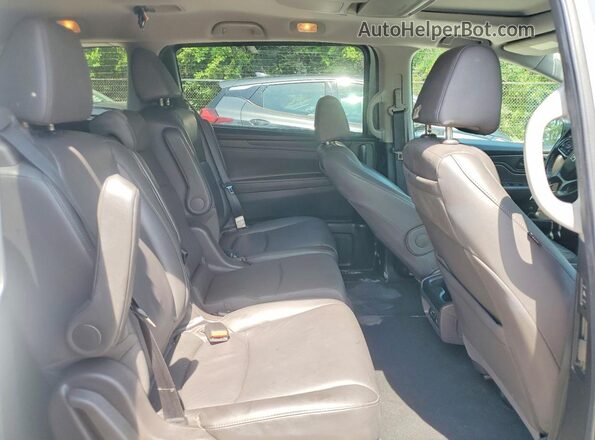 5FNRL6H79JB090030 2018 HONDA ODYSSEY Silver Rear interior view