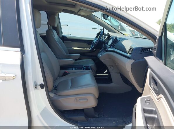 5FNRL6H7XJB044111 2018 HONDA ODYSSEY White Widok wnętrza z przodu