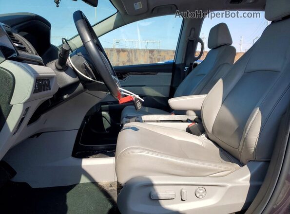 5FNRL6H80RB026527 2024 HONDA ODYSSEY Gray Front interior view