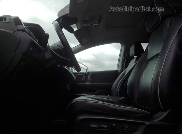 5FNRL6H81PB501633 2023 HONDA ODYSSEY Gray Front interior view