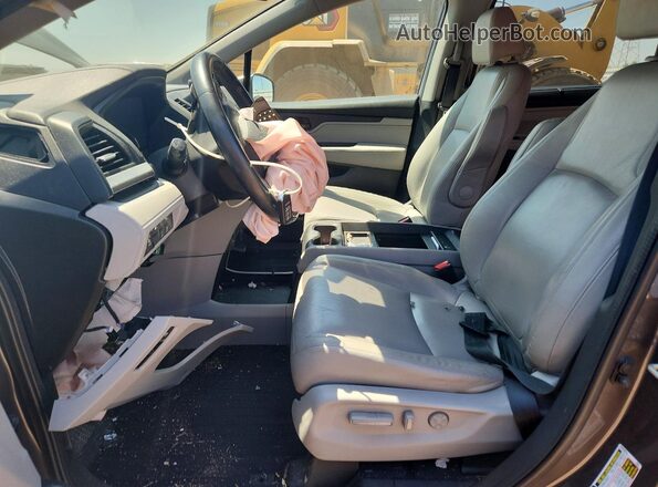 5FNRL6H83JB021942 2018 HONDA ODYSSEY Gray Widok wnętrza z przodu