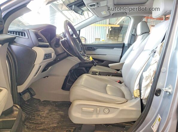 5FNRL6H83JB049658 2018 HONDA ODYSSEY Silver წინა სალონის ხედი