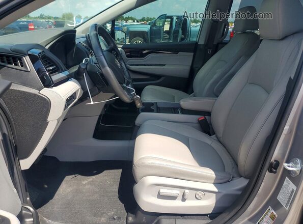 5FNRL6H83PB033503 2023 HONDA ODYSSEY Silver Вид салону спереду