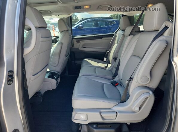 5FNRL6H83PB043495 2023 HONDA ODYSSEY Silver Вид задньої частини салону