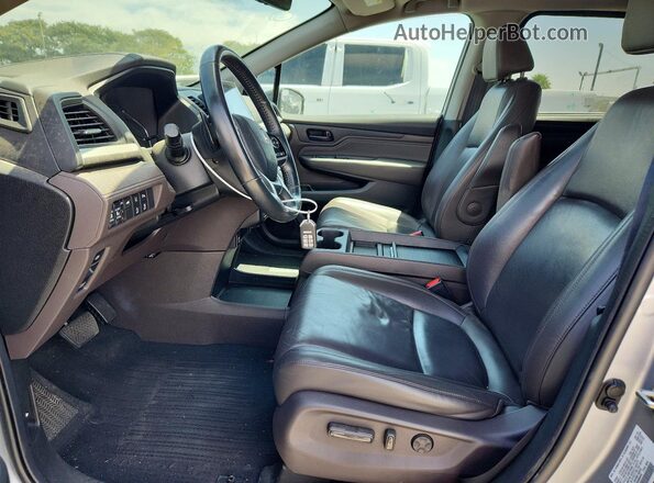 5FNRL6H86KB098449 2019 HONDA ODYSSEY Серебряный Вид салона спереди
