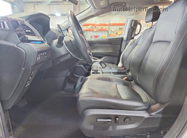 5FNRL6H89PB055621 2023 HONDA ODYSSEY White Вид салону спереду