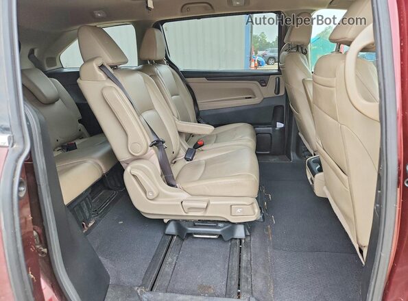 5FNRL6H92JB035792 2018 HONDA ODYSSEY Maroon Rear interior view