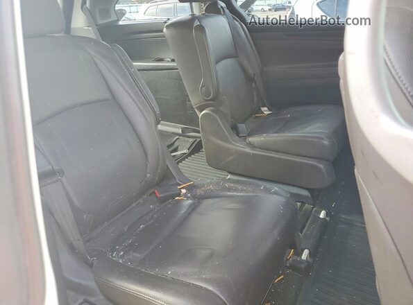 5FNRL6H93JB047644 2018 HONDA ODYSSEY White Rear interior view