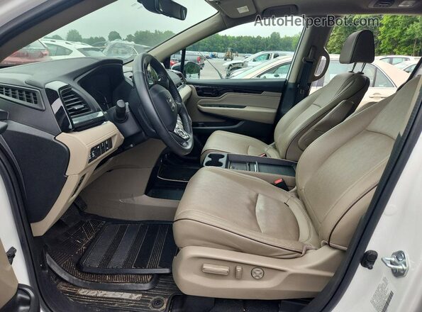 5FNRL6H97PB067503 2023 HONDA ODYSSEY Белый Вид салона спереди
