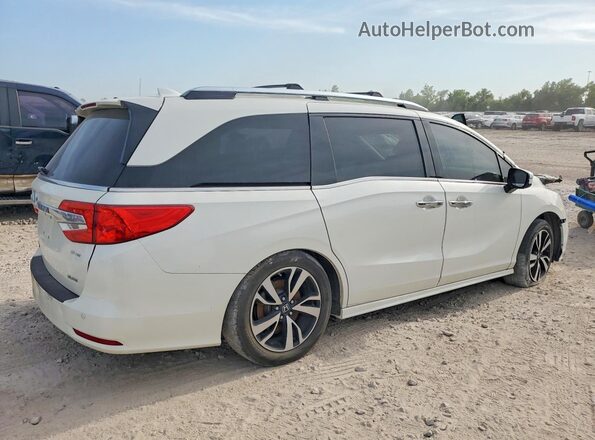 5FNRL6H9XJB065266 2018 HONDA ODYSSEY Белый Вид спереди