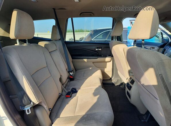 5FNYF5H16JB010773 2018 HONDA PILOT White Вид задньої частини салону