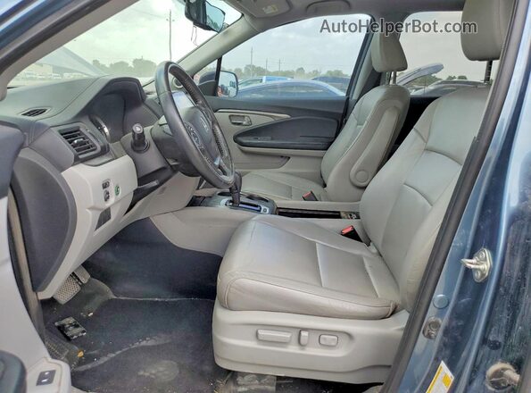 5FNYF5H50JB015101 2018 HONDA PILOT Blue Front interior view