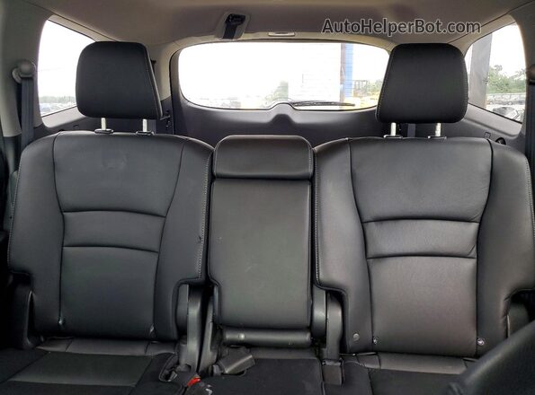 5FNYF5H51JB016452 2018 HONDA PILOT White Вид задніх сидінь